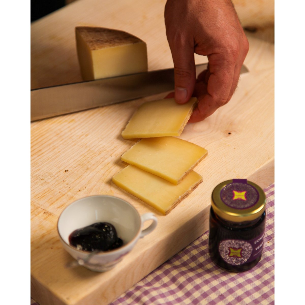 🇬🇧 Mature pecorino aged 75 days – artisanal sheep's cheese
