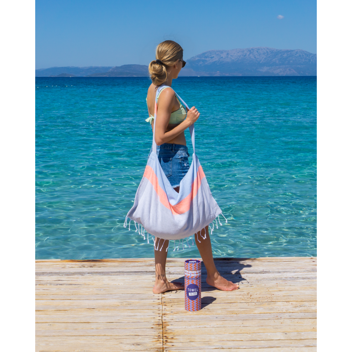 TOWEL TO GO NEON Serviette de plage et sac 2 en 1 en coton recyclé 180x100 cm | Séchage rapide | Bleu / Gris | avec coffret cadeau