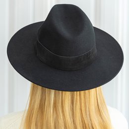 CAPPELLO A TENDA LARGA - treccia in pelle