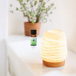 Calorya Quemador de Cera Perfumada n°16 - Quemador de Perfume Eléctrico para Fondant Perfumado - Elegante Lámpara de Perfume - Cerámica con Decoración Calada e Iluminación Ambiental