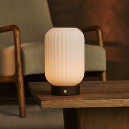 Lilly mørkebrun genopladelig lampe