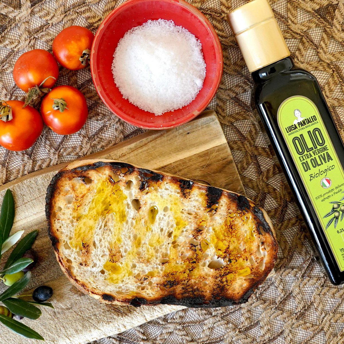 Luisa Pantaleo Organic Extra Virgin Olive Oil, 6 bottles of 0.250 liters without refilling, made in Italy