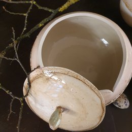 Vaso coperto, scatola, H= 12 cm, P= 11 cm, esemplare unico, fatto a mano