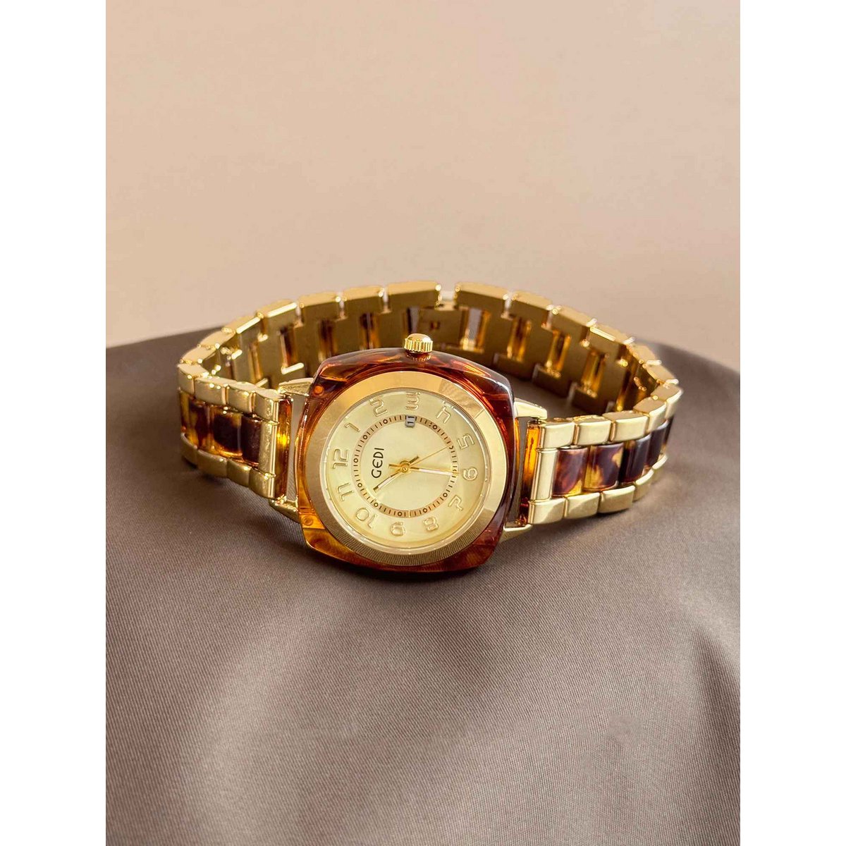 Mindu - Square Statement Retro Women's Watch