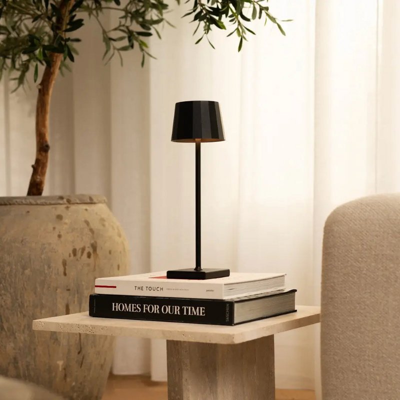 William Black genopladelig bordlampe
