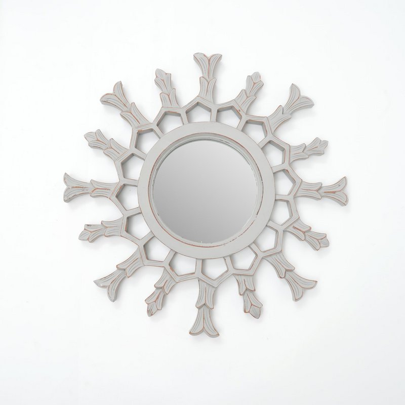 Sunburst træspejl med metallisk finish – Sculptural Wall Accent