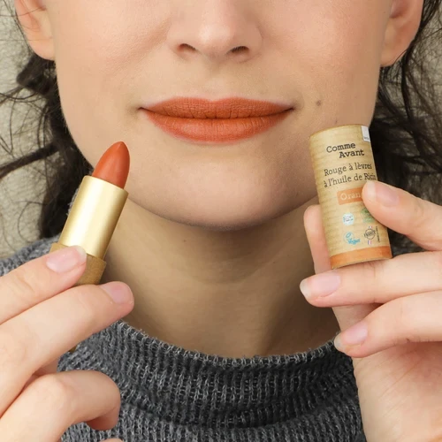 Organic lipstick with castor oil