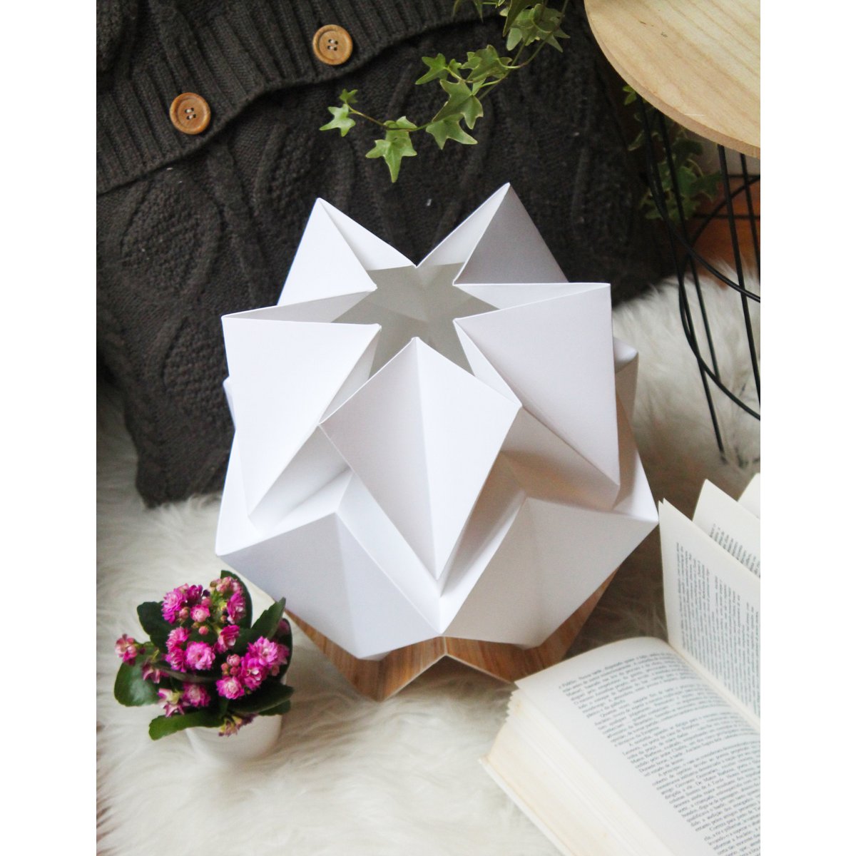 Lámpara de mesa Origami en ecomadera y papel - talla M