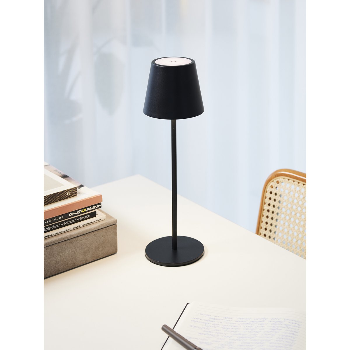 BORDLAMP EEN SORT