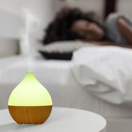 Dyfuzor Ultradźwiękowy USB – Leo – Wielokolorowe Oświetlenie Led – Nowoczesne i Dyskretne – Ozdoba Pomysł na Prezent