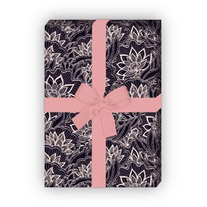 4 small sheets: Great flower wrapping paper with a lace look