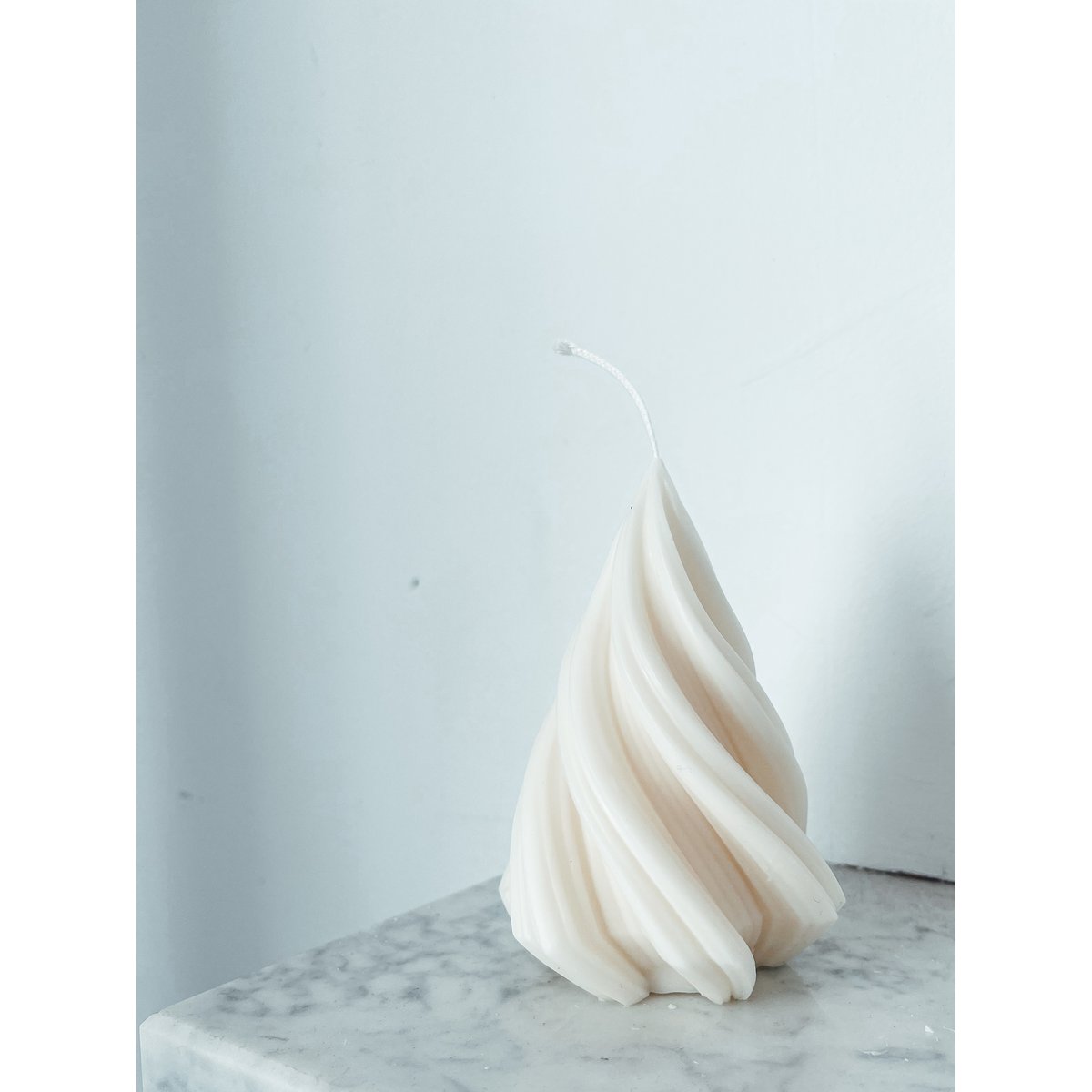 Swirly Xmas Tree M -  Medium Swirly Christmas Tree Candle