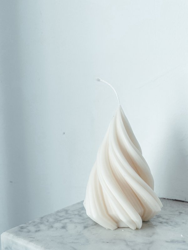 Swirly Xmas Tree M -  Medium Swirly Christmas Tree Candle