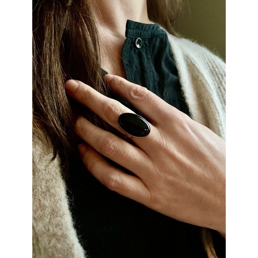 Silver ring 15x25mm Onyx