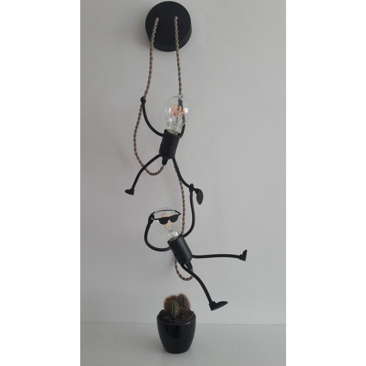 Pan Jasny Zabawa dla dwojga; * Lampa wisząca * Holenderski design * Długość 75 cm * Juta snoer, lijkt op echt touw