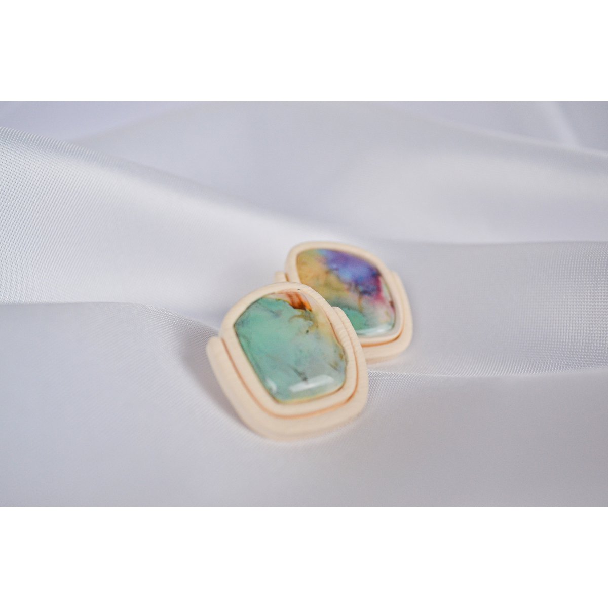 Asta stud earrings in colorful & beige