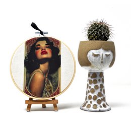 Handmade Embroidery Hoop Wall Art - Vintage Portrait – Textile Wall Decoration (15cm)