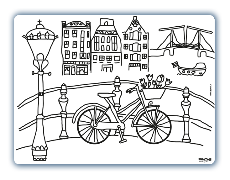 Genfarverbar dækkeserviet cykel på kanalen