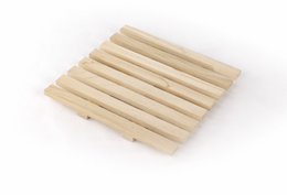 SOTTOPIEDE IN LEGNO 170x170x16mm