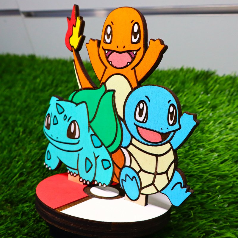 Farbige Holzstatue von Pokémon, Charmander, Bulbasaur und Squirtle, Geek -Geschenk, Nerd Room Housewarming
