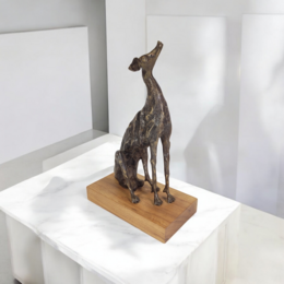 Skulpture de bronce "Legvrer" (2024) Windhat Greyhound por Bourima | Uniiat