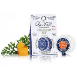 A peeling face mask from La Fare 1789 in a 30ml size. The mask is designed to exfoliate and cleanse the skin, leaving it refreshed and rejuvenated.