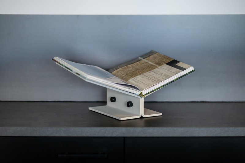 Y-Bookstand - incliné haut - revêtement en poudre