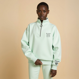 Half Zip Sweat "BE GOOD BE BAD JUST BE" - Schwarz