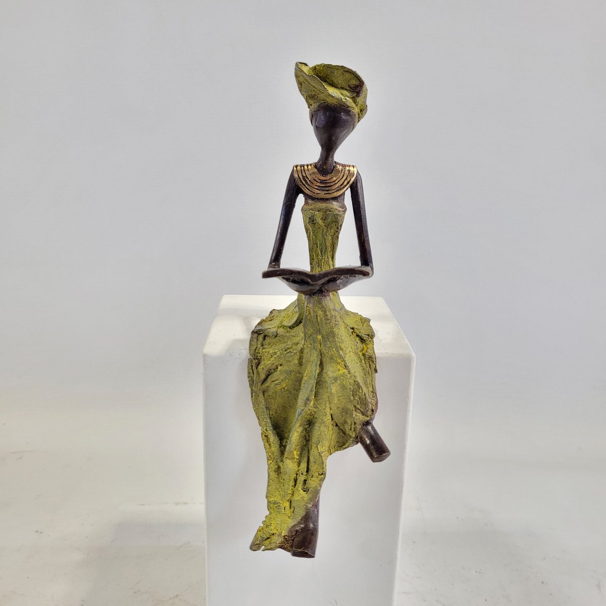 Bronze-Skulptur "kvinde, der læser" af Hamed Nikiema | 28 cm