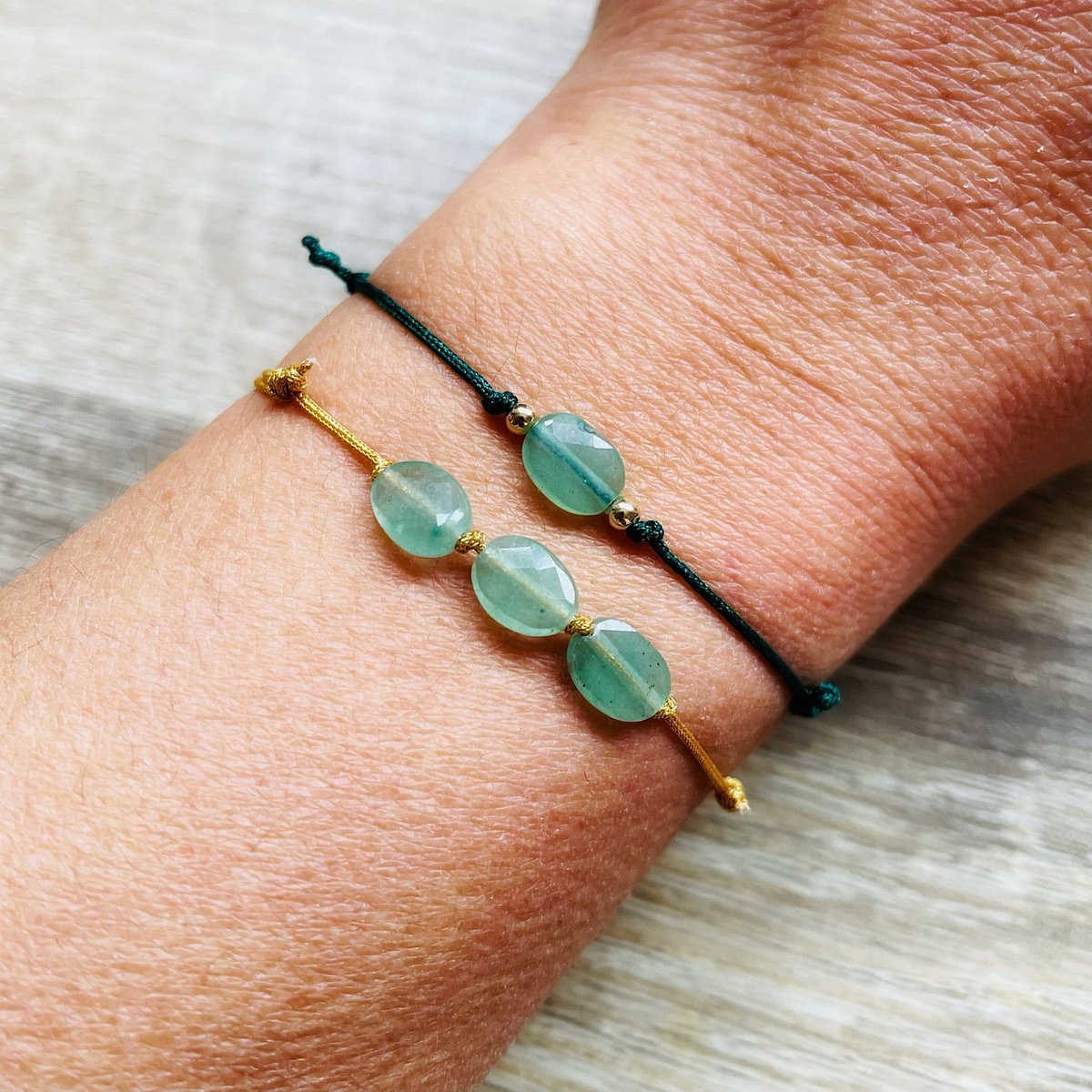 Pulsera ajustable Candy piedras naturales dorado