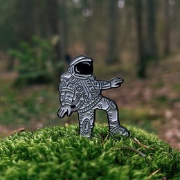 Email Pin "Astronaut"