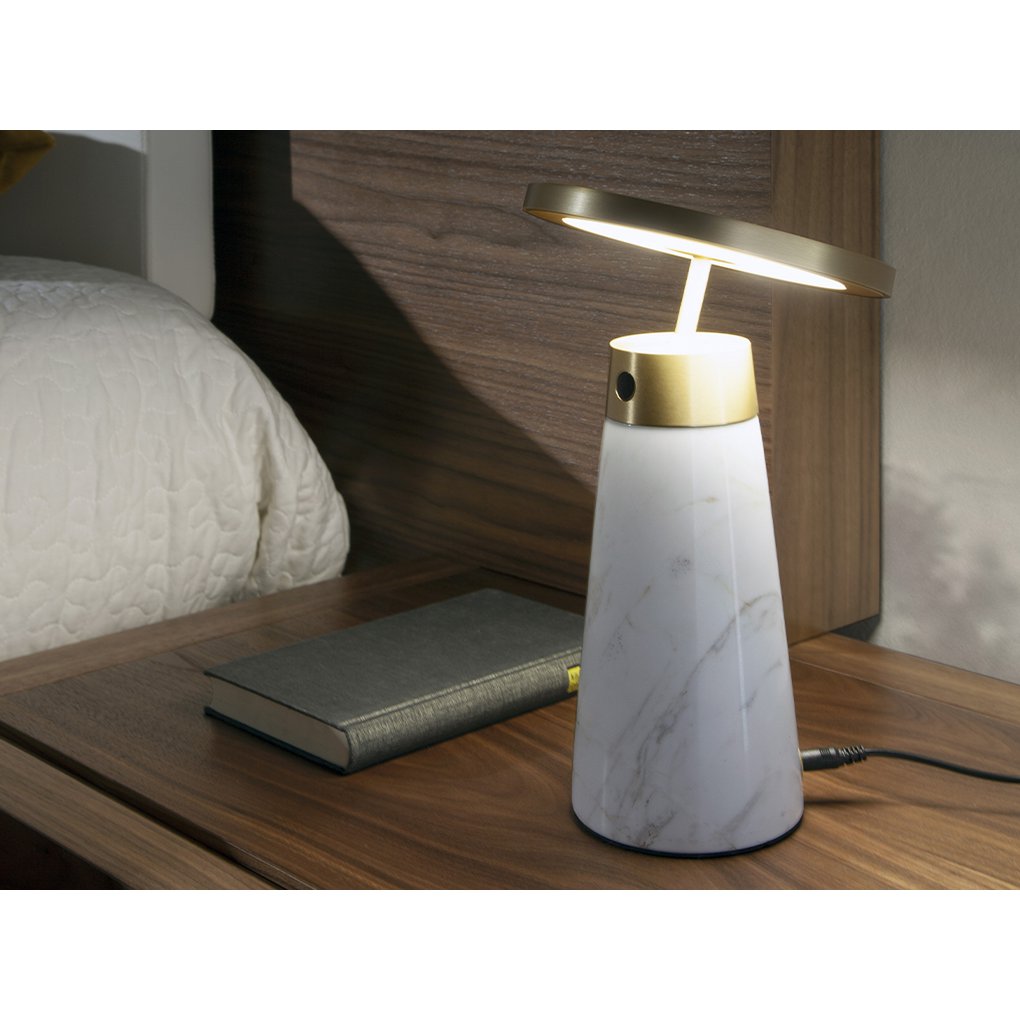 Tischlampe aus Calacatta-Marmor und vergoldetem poliertem Stahl