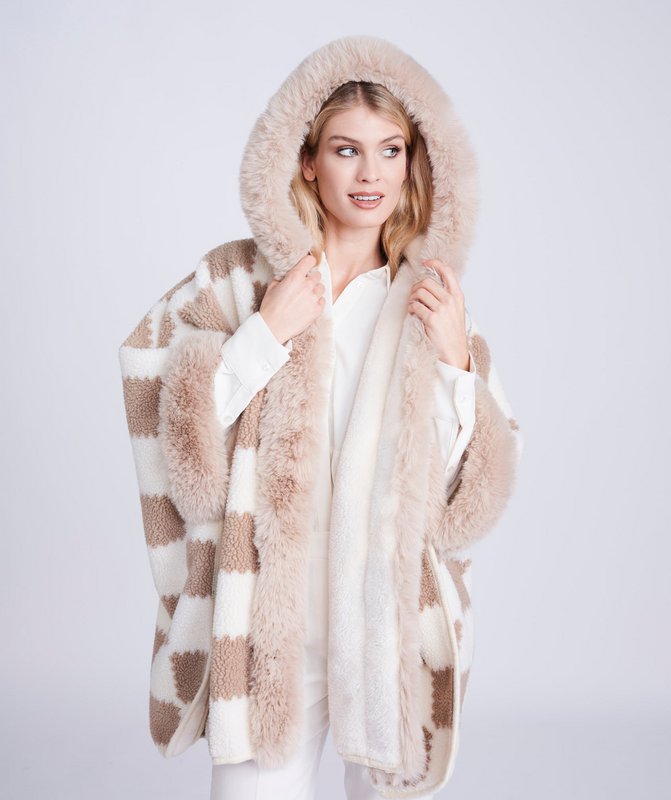 Ashlee - Cape van imitatiebont met ruiten