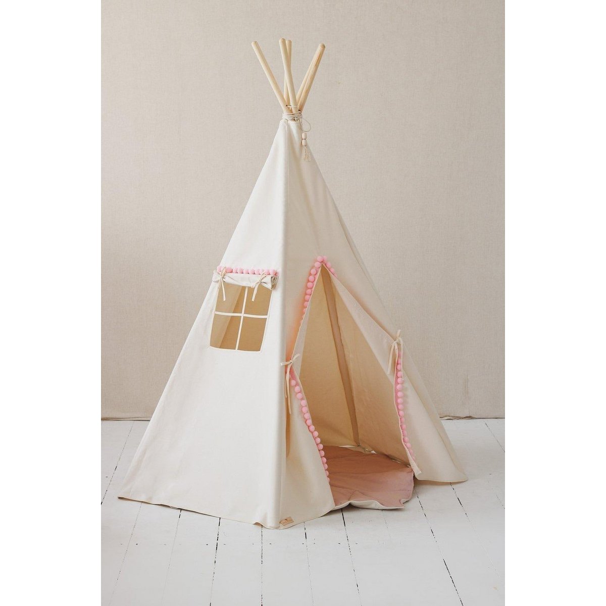 Teepee "Fluffy Pompoms" con pompon e set tappetino