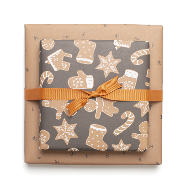 Doppelseitiges Geschenkpapier Weihnachten "Lebkuchen" Weihnachtsplätzchen in Beige und Braun aus 100% Recyclingpapier