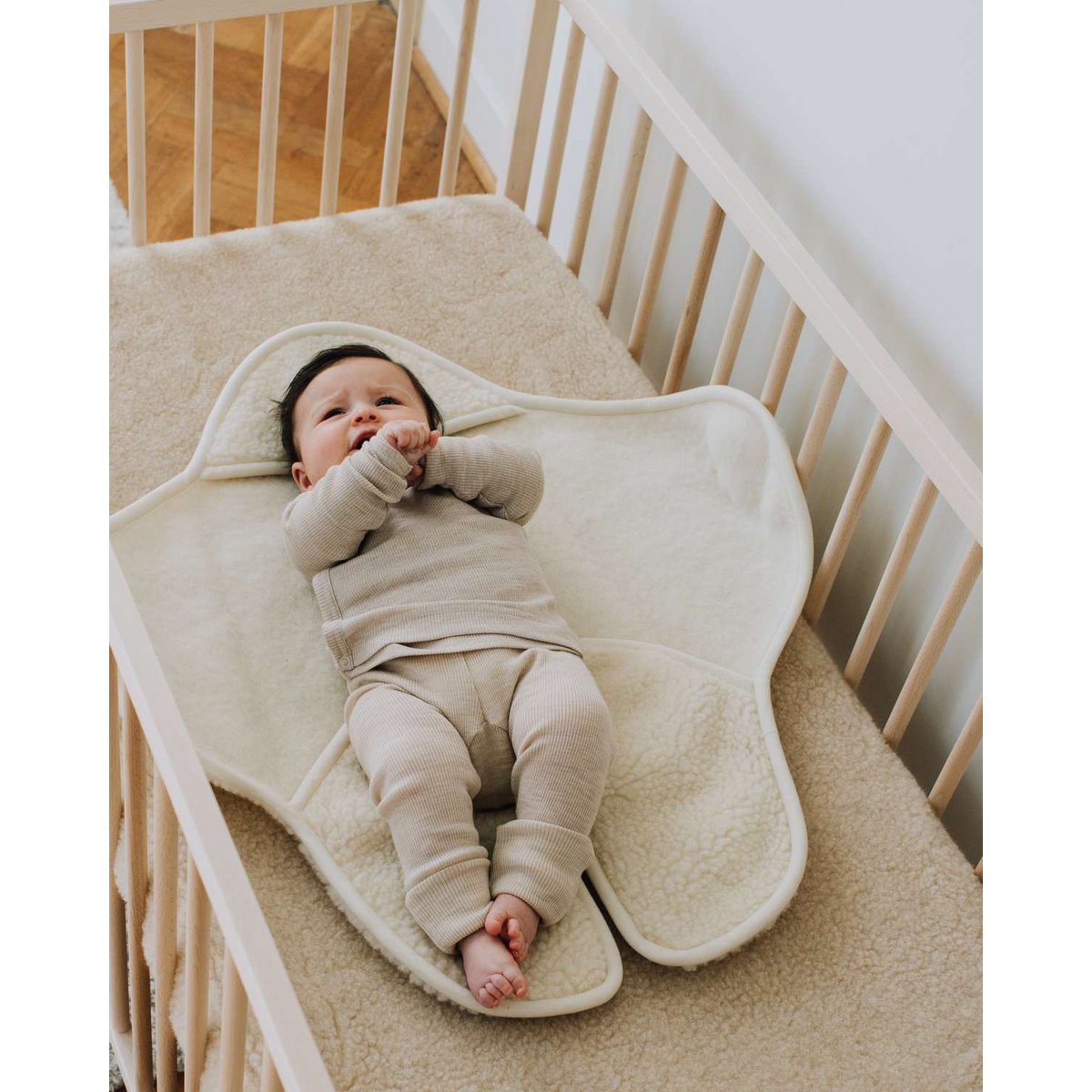 Couverture d'emballage pour bébé avec pieds et capuche - laine mérinos