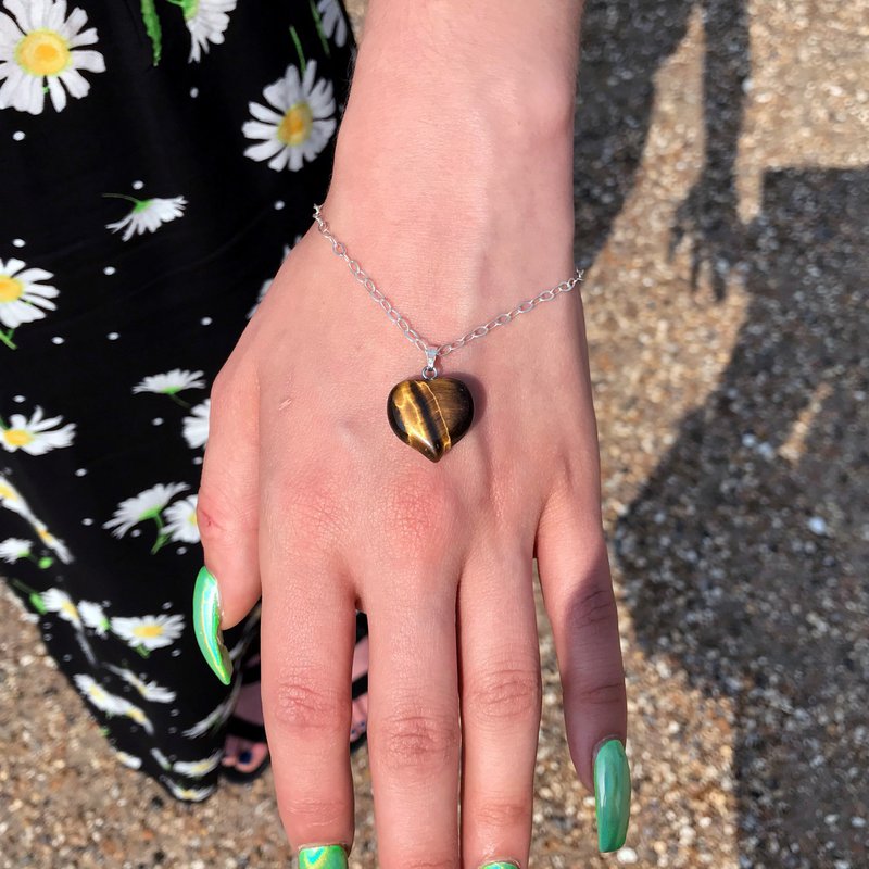 Bracciale in argento sterling con cuore occhio di tigre