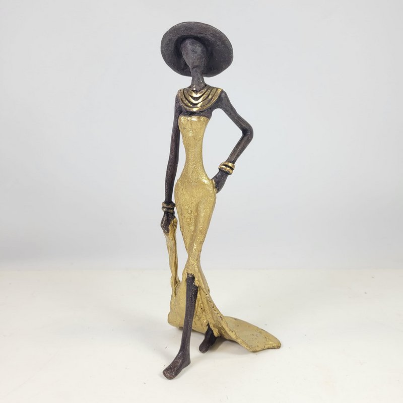 Bronze sculpture "Femme élégante with chapeau" by Soré | different sizes and colors