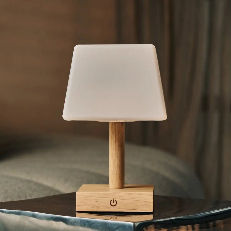 Tommy lichtbruine houten oplaadbare tafellamp