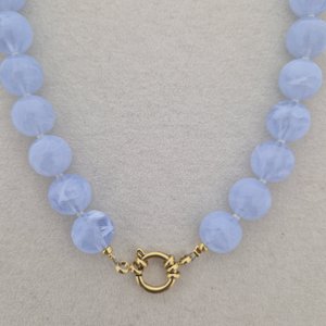 Necklace with large beads and buoy clasp | Light blue