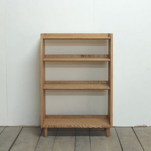 Schuine boekenkast