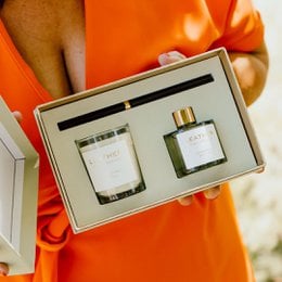 Cactus Blossom leather feel gift pack, a scented candle set with a floral, earthy aroma and a luxurious leather-like texture.