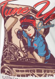 T-shirt with V-neck "Tune Up"