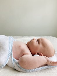 Bobbi Badehåndklæde - Lyseblå stribe - Lyseblå stribe