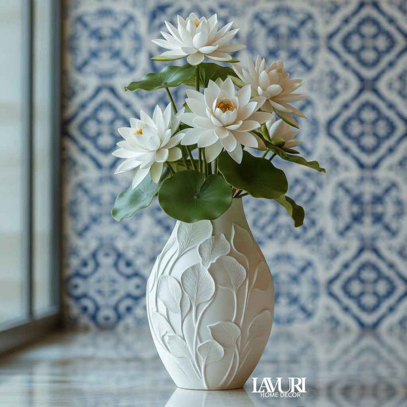 Les Fleurs "Water Lily" - Vase for Dried Flowers like Pampas Grass, 11 x 7.5 cm, Round Ceramic Vase with Petal Pattern