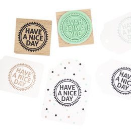 Runder Stempel – Text „Have a Nice Day“ – Holzhalterung