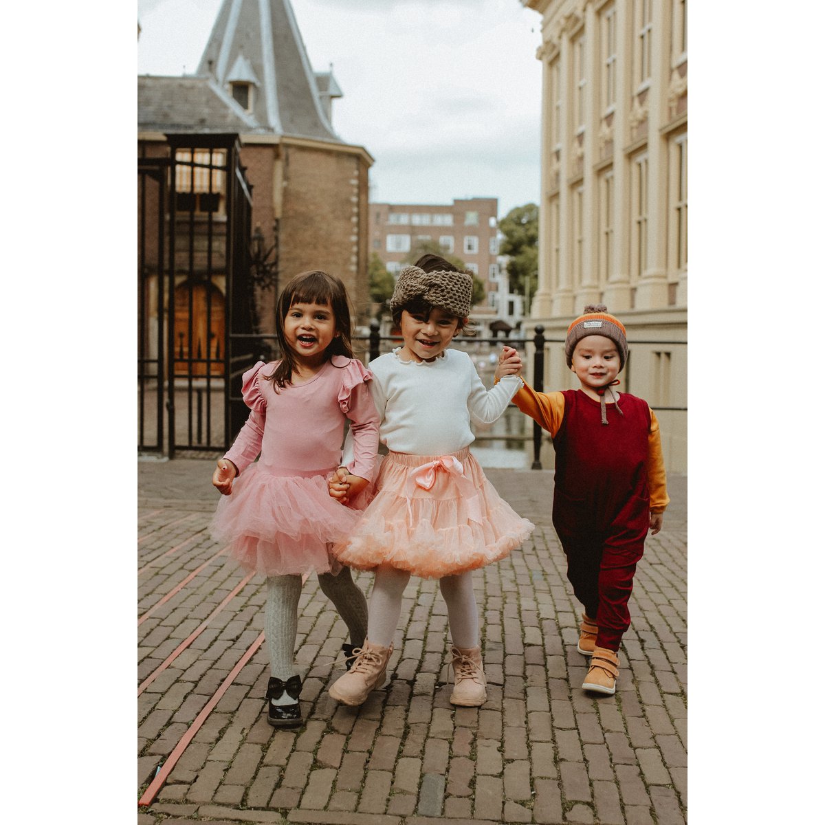 LOLI TUTU ROK