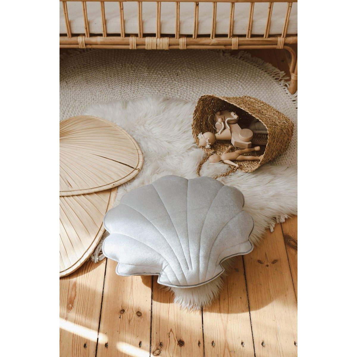 Samt-Muschelkissen „Silver Pearl“.