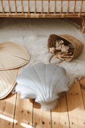 Samt-Muschelkissen „Silver Pearl“.