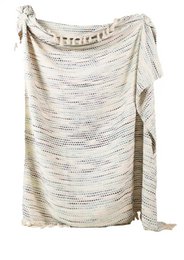 Lysbeige stribet hæklet kast med frynser – 120x180 cm fra Urbane Hide
